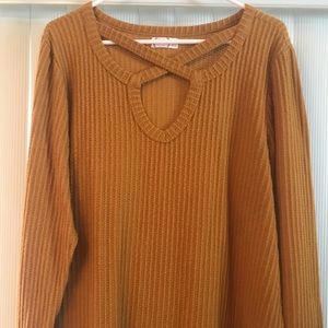 Maurices Thermal Top